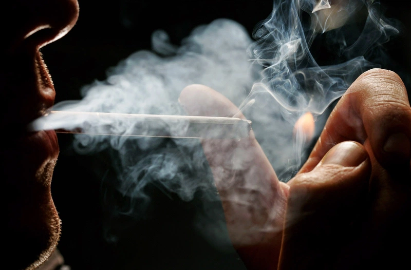 So sánh giữa hút thuốc lá và hút Vape Pod